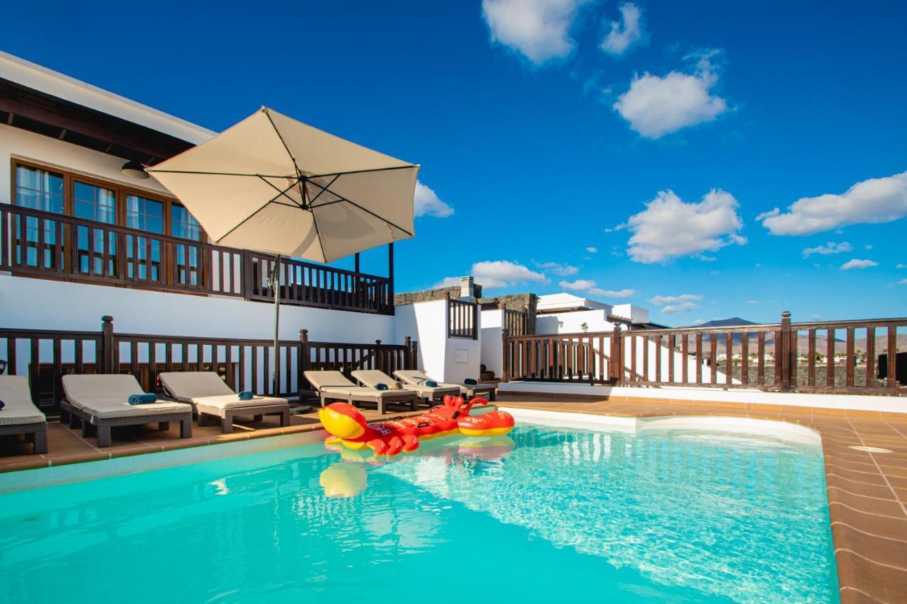 Villa Vista Rey - 6 Bedroom - Heated Pool - Amazing Views - Pool Table - Vista Lobos - Playa Blanca מראה חיצוני תמונה
