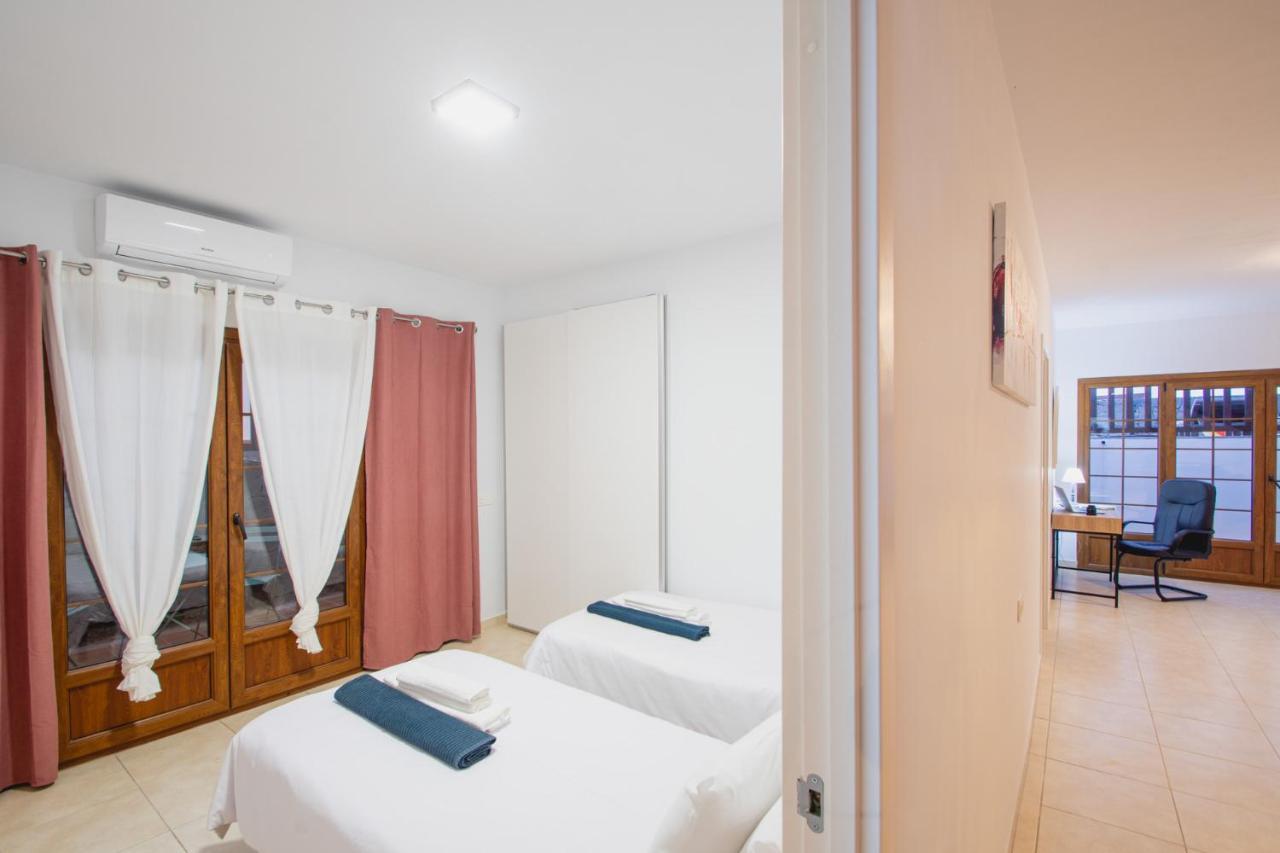 Villa Vista Rey - 6 Bedroom - Heated Pool - Amazing Views - Pool Table - Vista Lobos - Playa Blanca מראה חיצוני תמונה